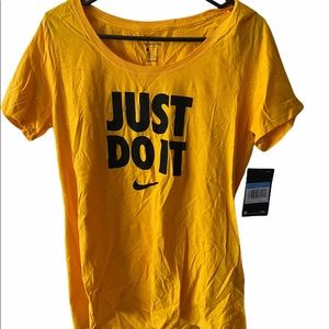 Nike tshirt